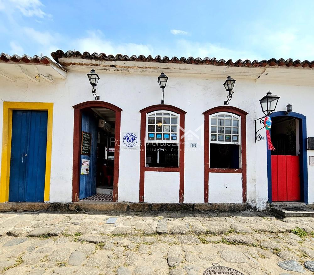 Belíssima casa residencial e com ponto comercial independente com enorme potencial turístico a venda no Centro Histórico de Paraty,