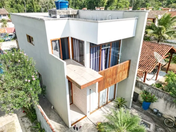 Casa a venda localizada bairro Vila Dom Pedro a pouco menos de 500m de toda área comercial do Centro da Cidade de Paraty